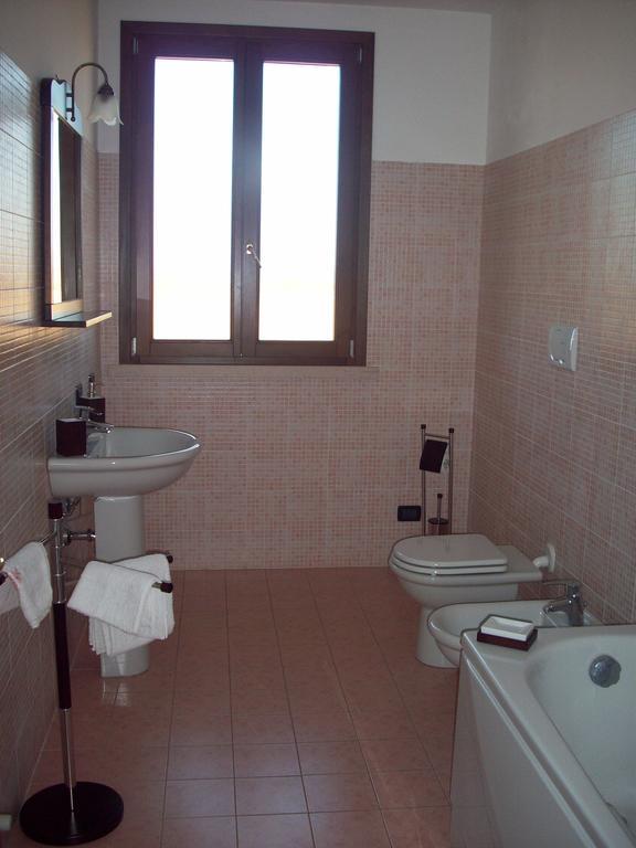 Al Calypso Bed & Breakfast Curtatone Екстериор снимка