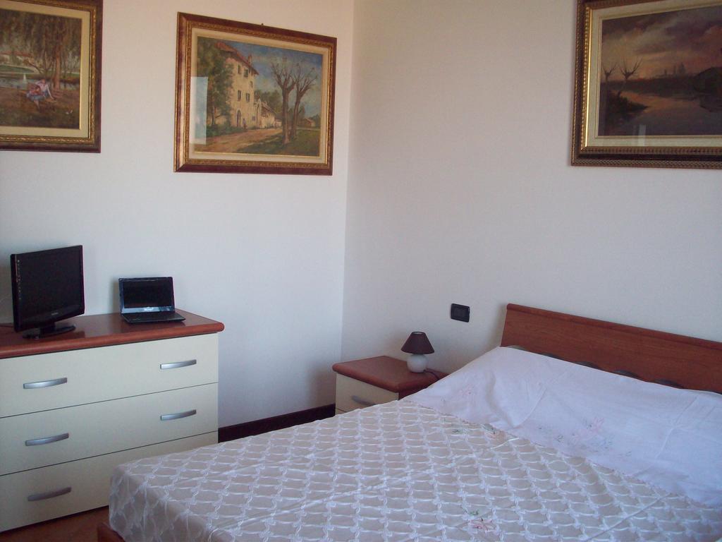 Al Calypso Bed & Breakfast Curtatone Екстериор снимка